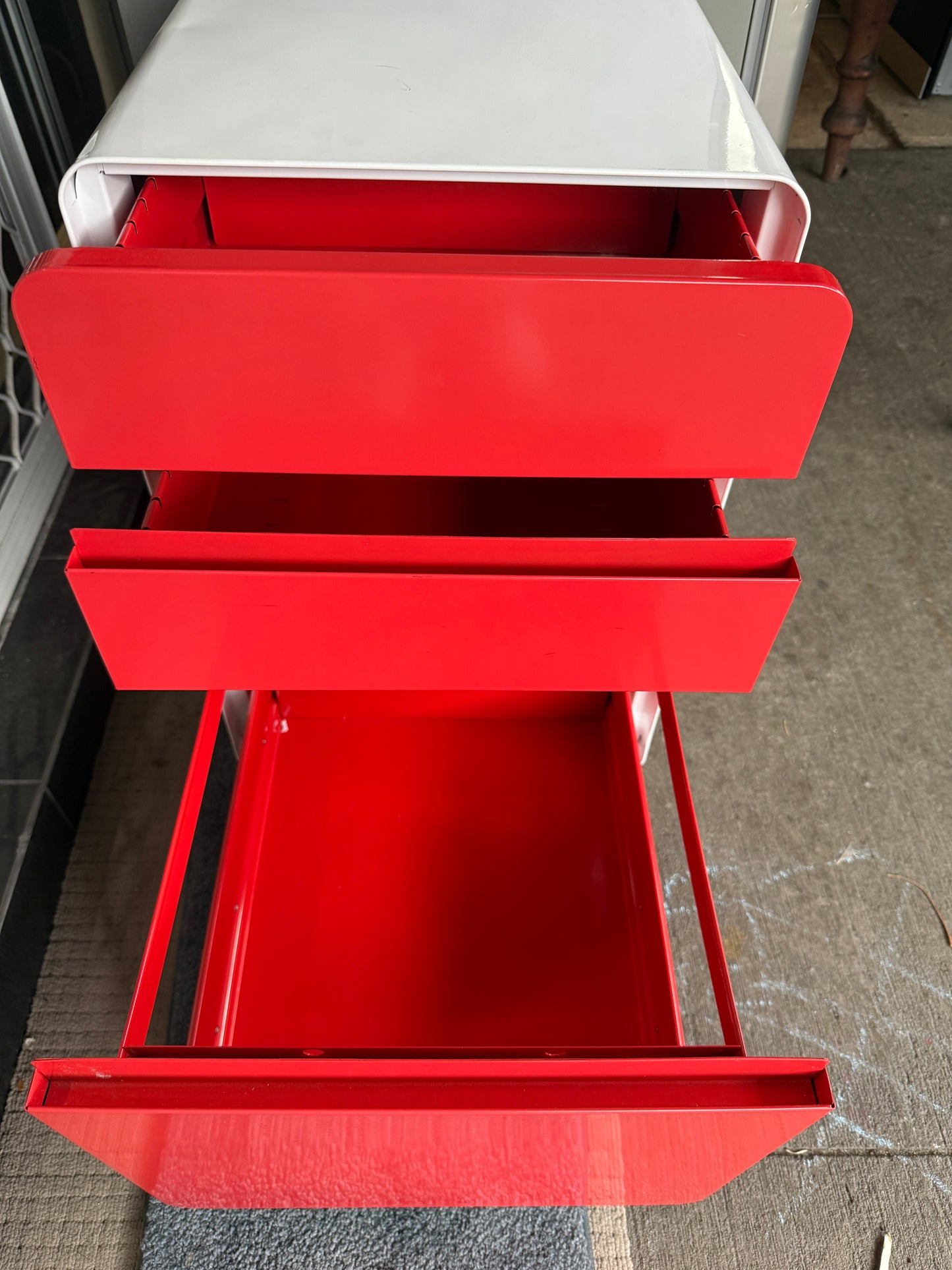 Venturo 3 Drawer Filing Pedestal Red