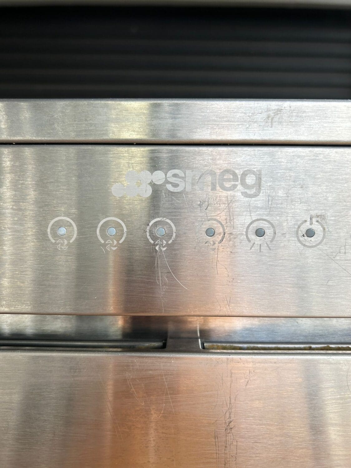 Smeg 60CM Stainless Steel Undermount Rangehood - Near New! - Reno Spares
