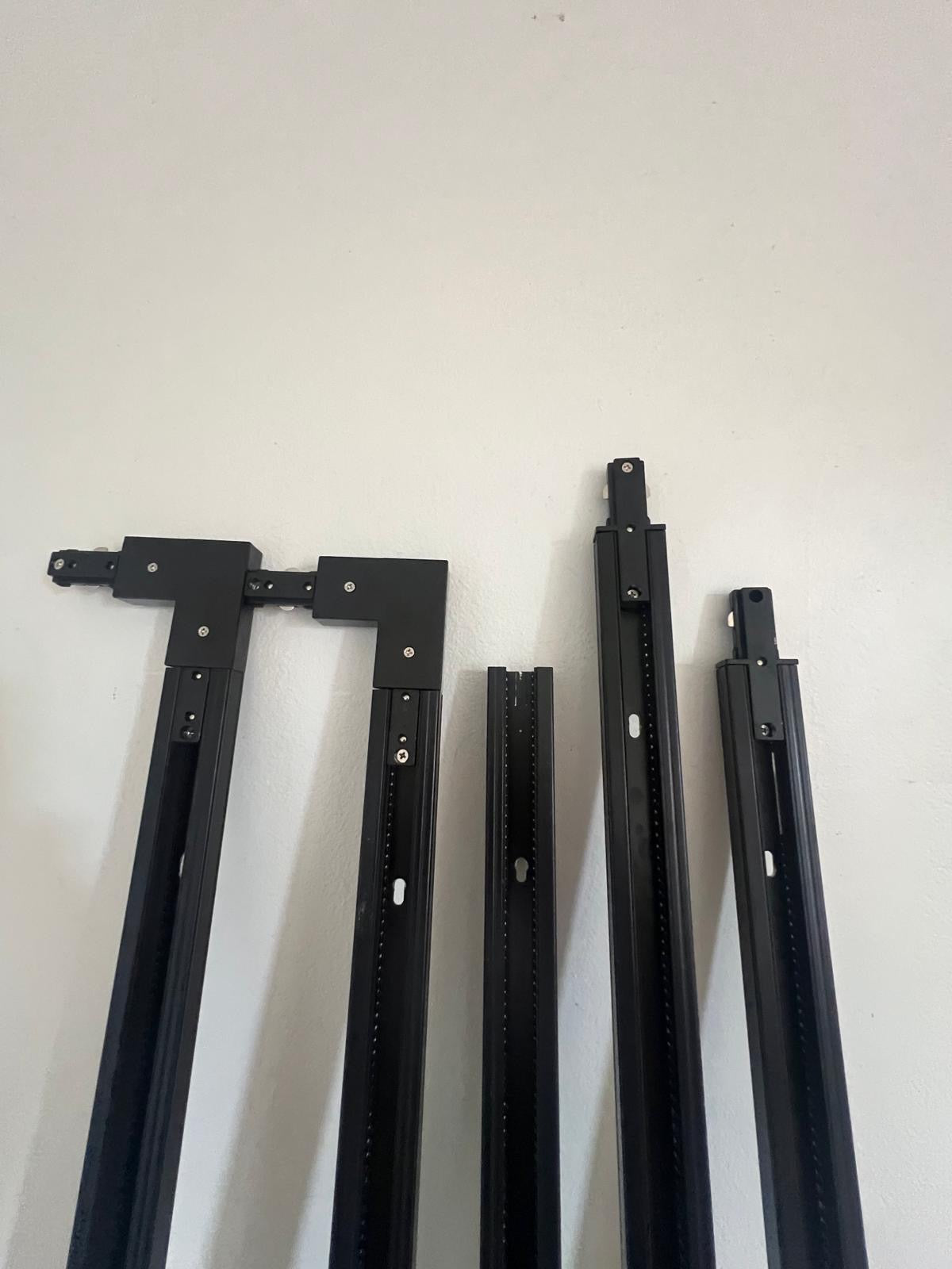 8 LED Track SpotLights and 5 Rails - Excellent Condition.