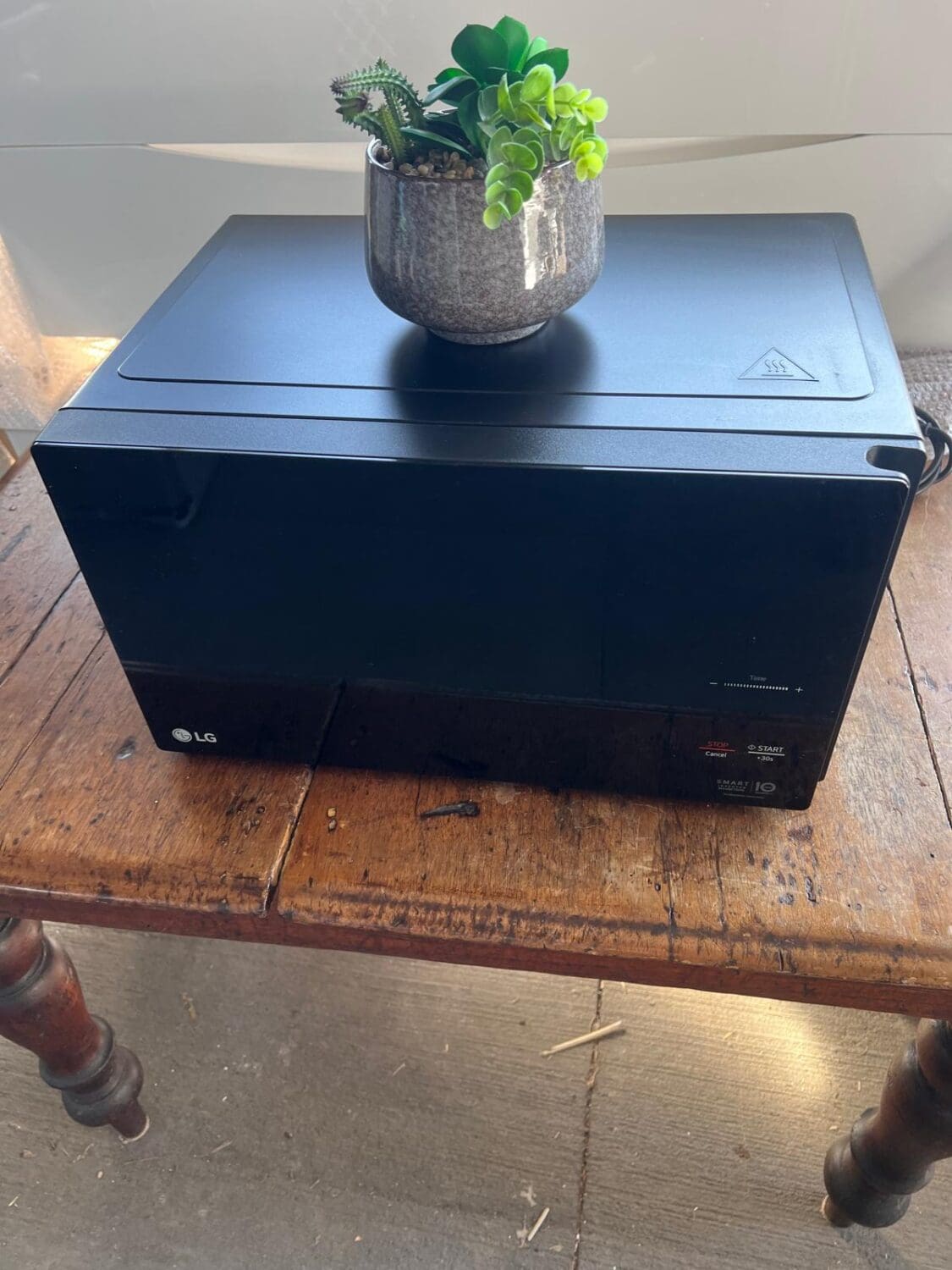 Neochef, 25L Smart Inverter Microwave Oven - Reno Spares
