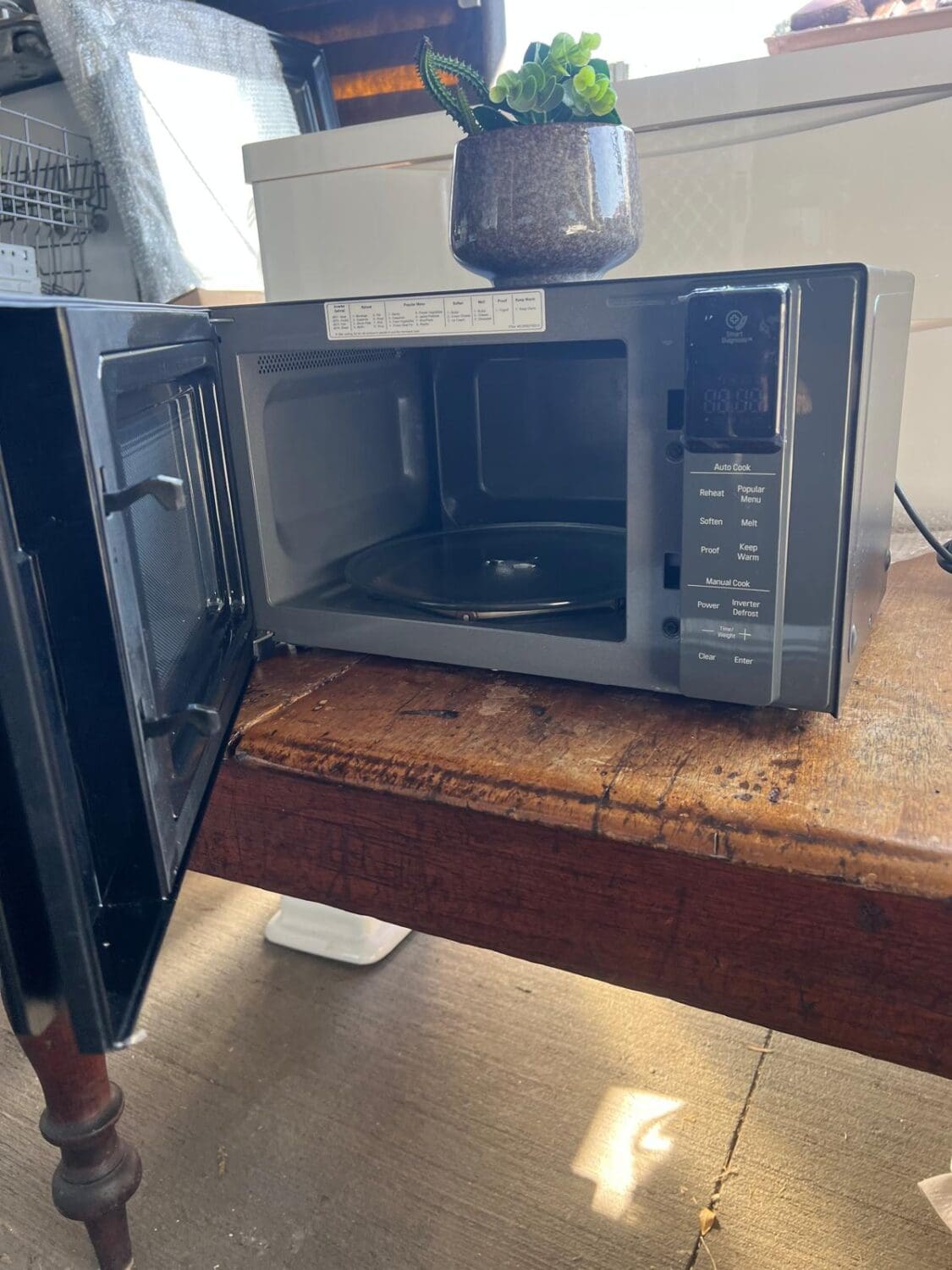 Neochef, 25L Smart Inverter Microwave Oven - Reno Spares
