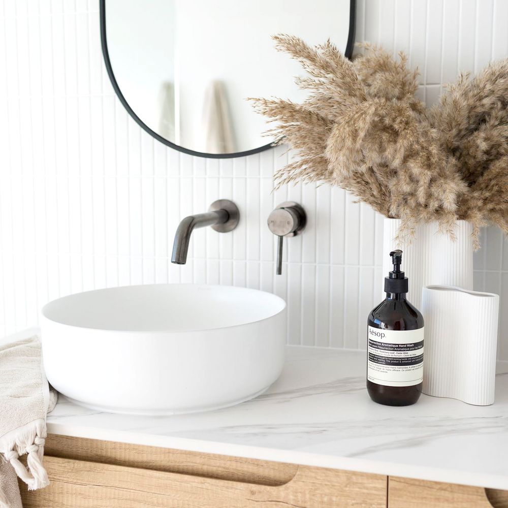 Otti Byron 600mm Natural Oak Wall Hung Vanity