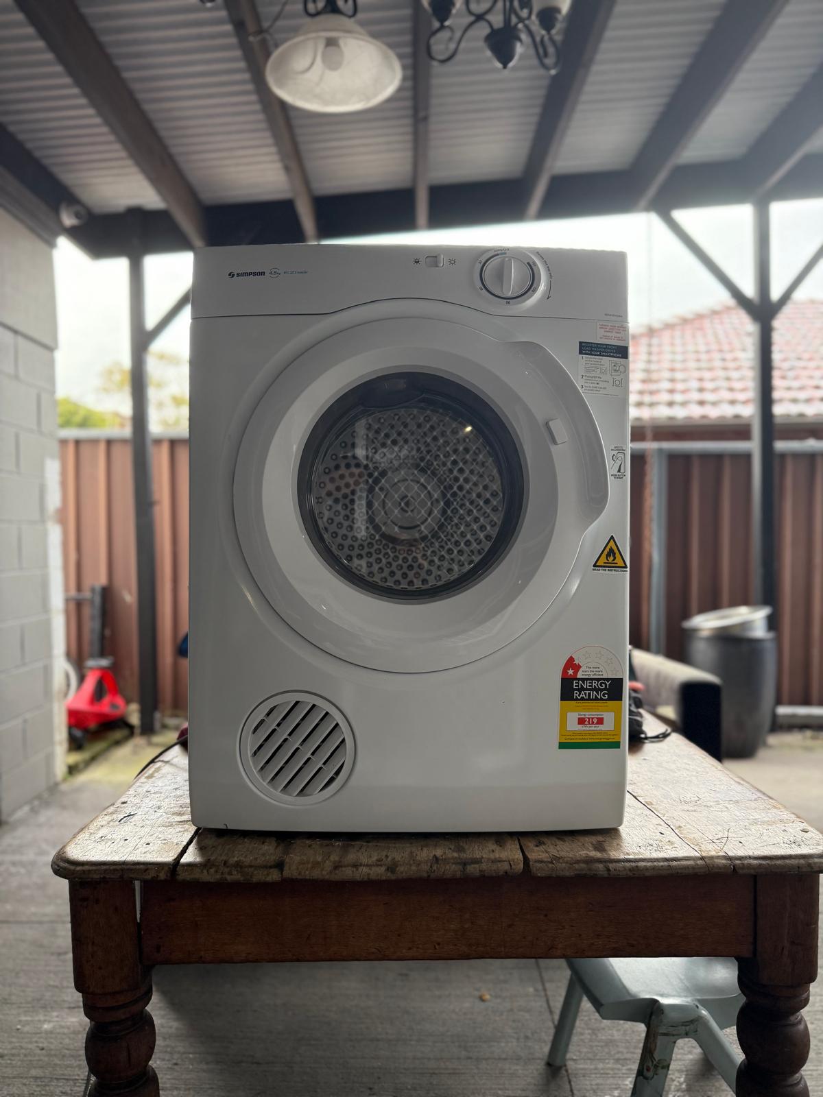 Simpson SDV457HQWA 4.5kg Vented Dryer – EZI Loader, White