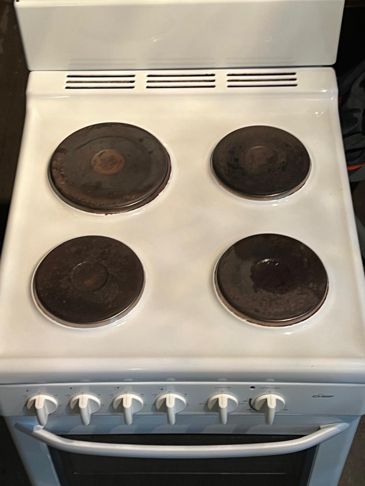 Freestanding Chef Electric Oven/Stove EBC5231W