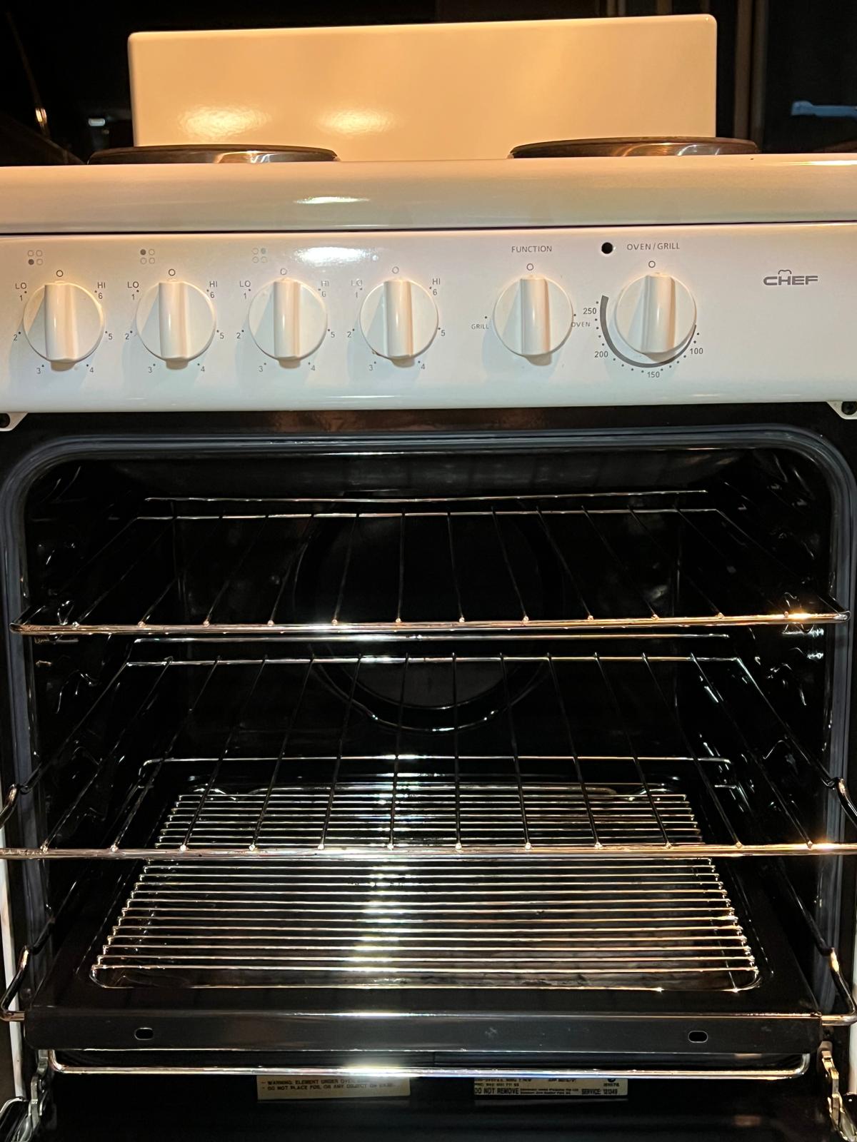 Freestanding Chef Electric Oven/Stove EBC5231W