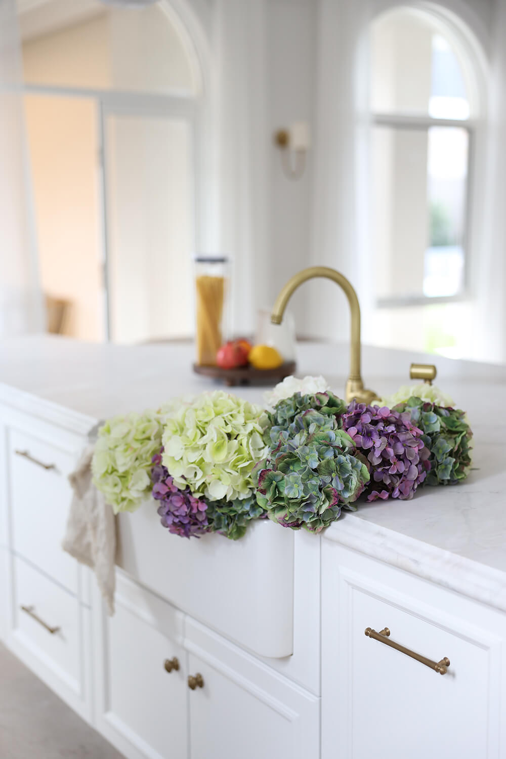 Novi 75 x 46 Fine Fireclay Matte White Farmhouse Butler Sink