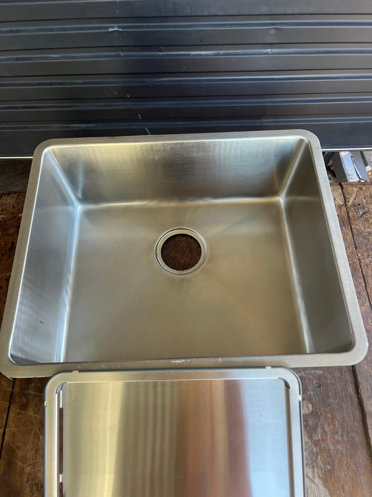 Abey Sink with Drainer – Quality Used | Tested & Cleaned | Reno Spares