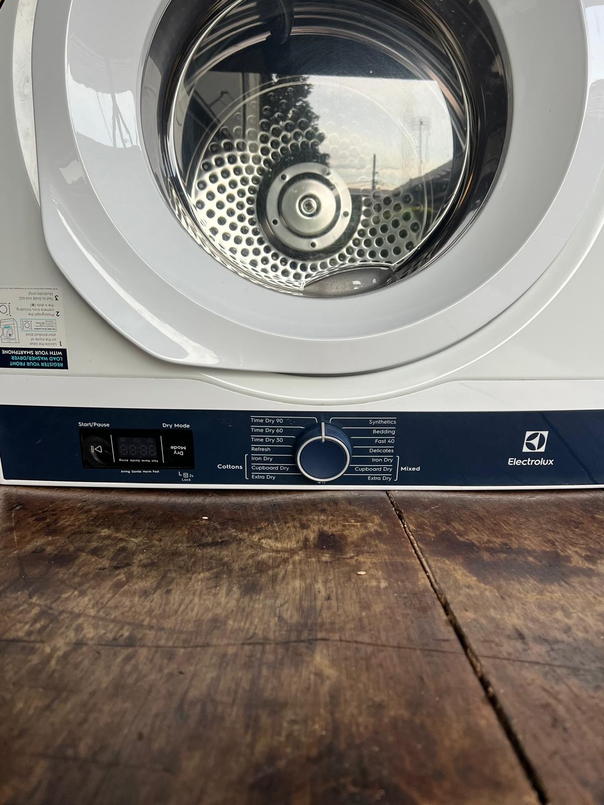 Electrolux EDV705HQWA 7kg White Vented Tumble Dryer – SensorDry & Reverse Tumble (Quality Used, Trade-Tested)
