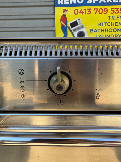 Smeg Stainless Steel Electric Wall Oven – Multi-Function, Built-In, Excellent Condition