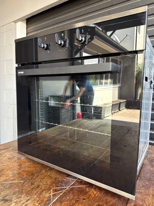 Omega OBO674XB 60cm Electric Wall Oven(Tested & Cleaned by Qualified Tradie). Excellent Condition. See Photos!