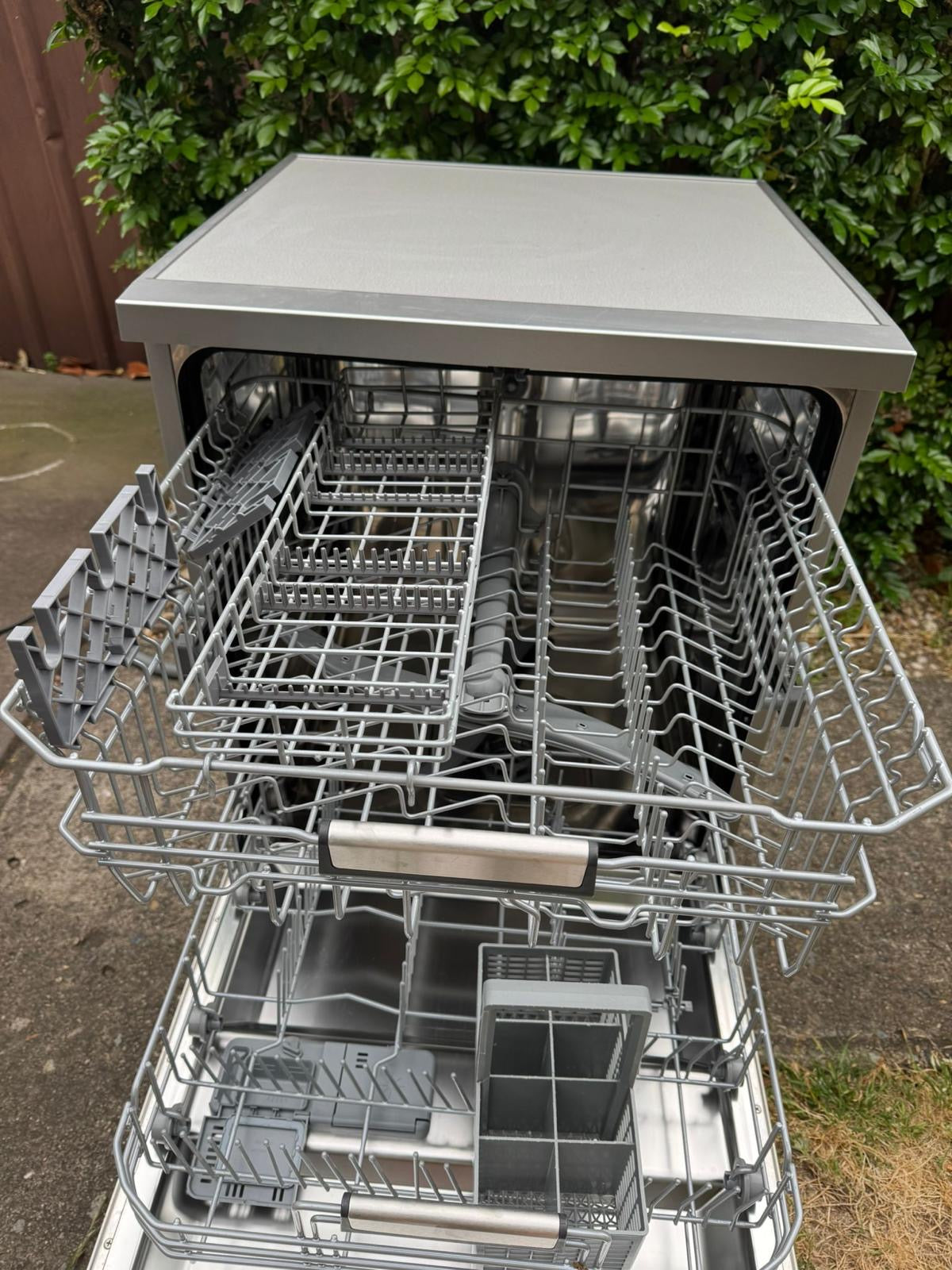 Fisher & Paykel DW60FC1X1 60 cm Freestanding Dishwasher – Tested & Cleaned | Reno Spares