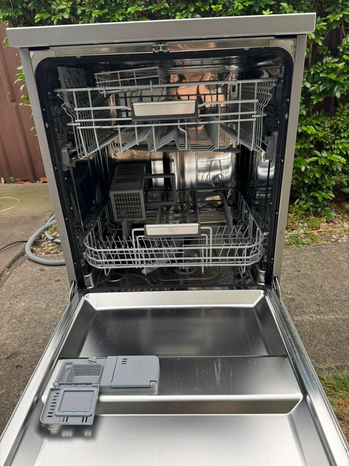 Fisher & Paykel DW60FC1X1 60 cm Freestanding Dishwasher – Tested & Cleaned | Reno Spares