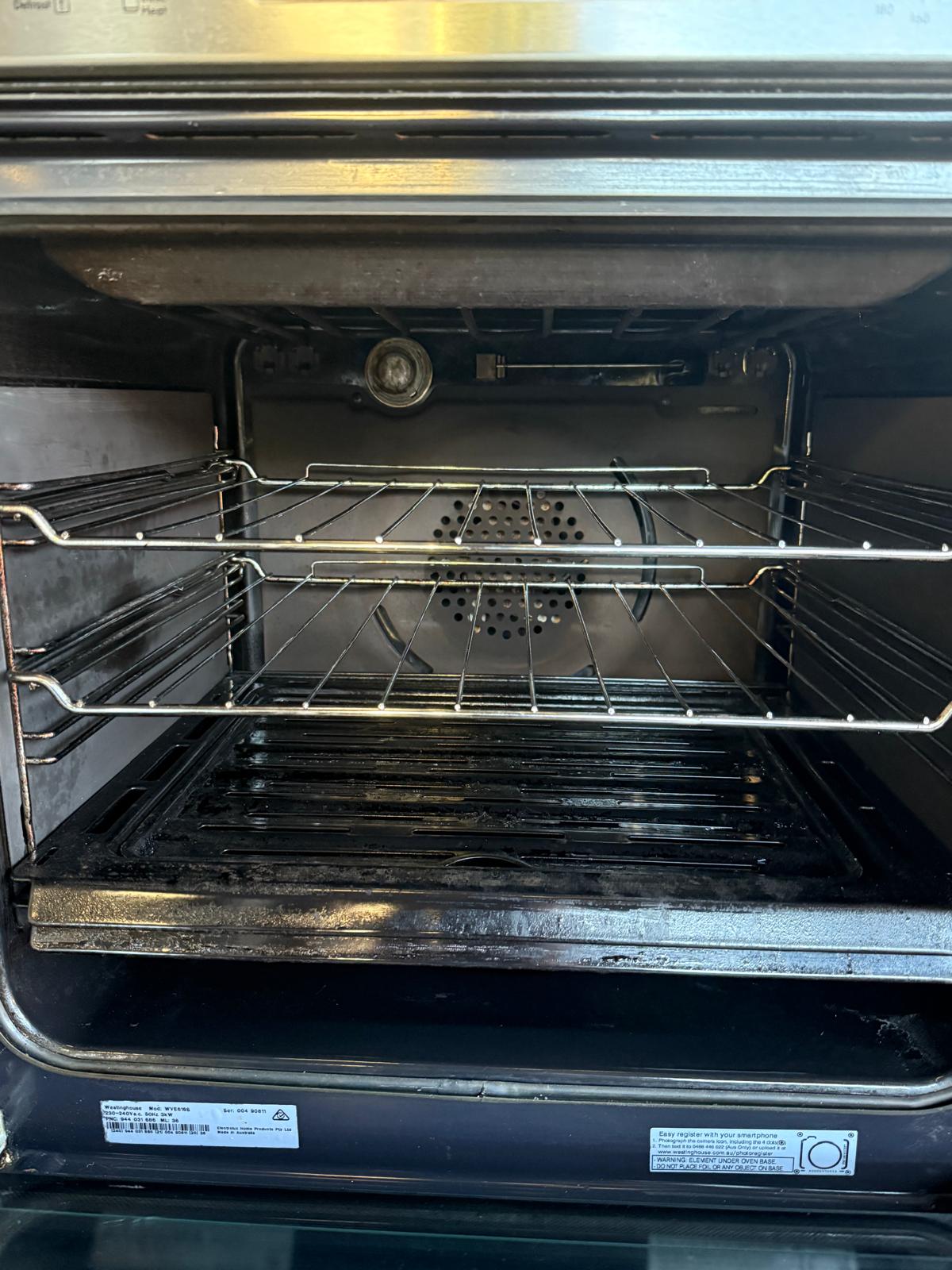 Westinghouse WVE616S 60 cm Multifunction Oven – Tested & Cleaned | Reno Spares