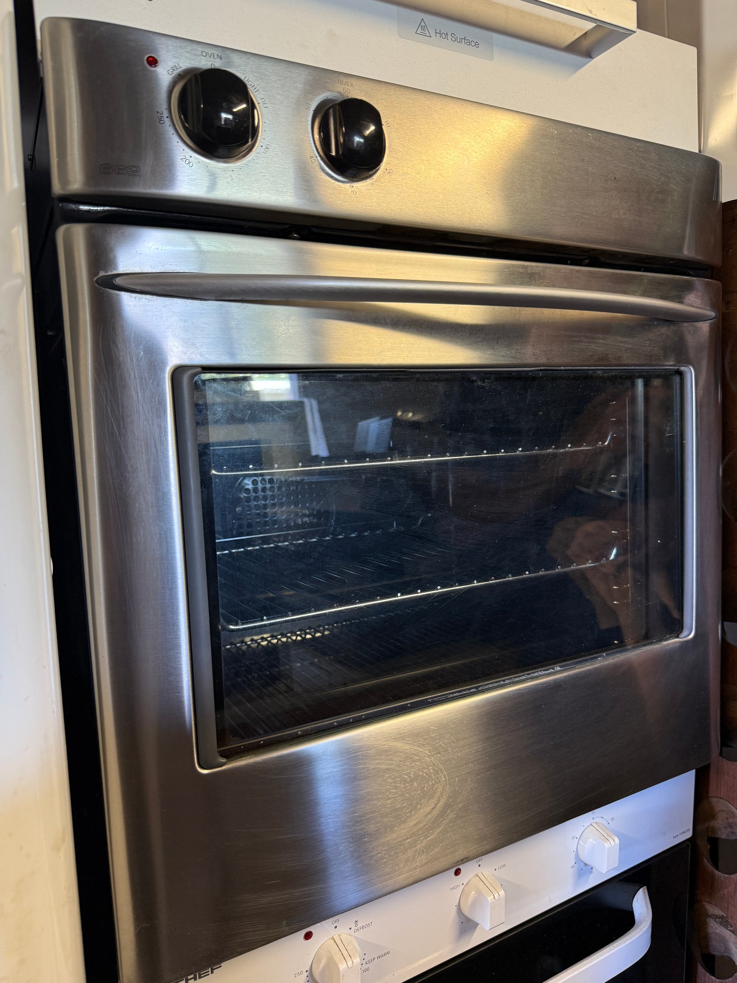 Westinghouse POH662S*11 60 cm Electric Single Oven – Tested & Cleaned | Reno Spares