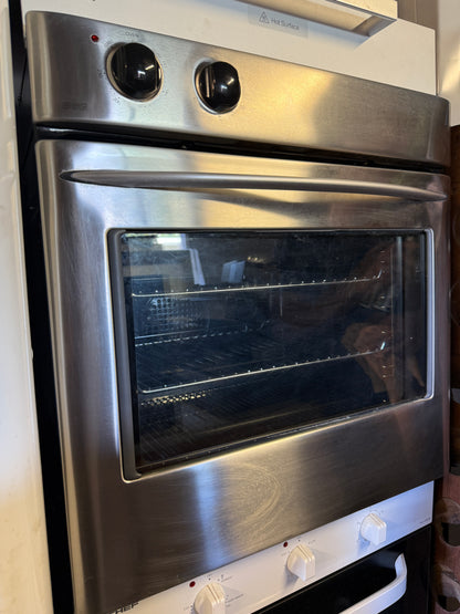 Westinghouse POH662S*11 60 cm Electric Single Oven – Tested & Cleaned | Reno Spares