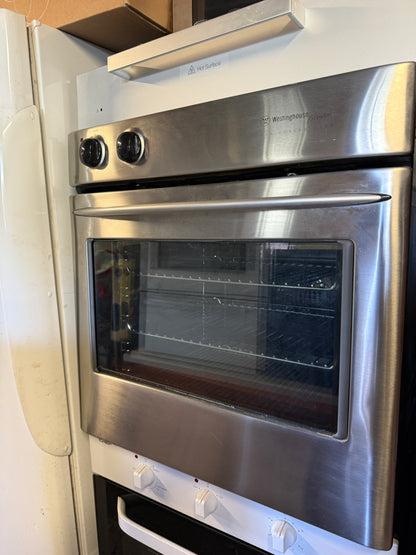 Westinghouse POH662S*11 60 cm Electric Single Oven – Tested & Cleaned | Reno Spares