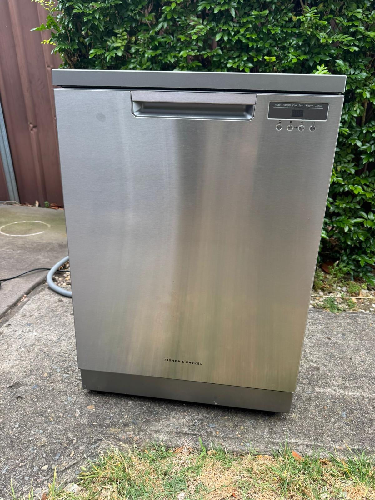 Fisher & Paykel DW60FC1X1 60 cm Freestanding Dishwasher – Tested & Cleaned | Reno Spares