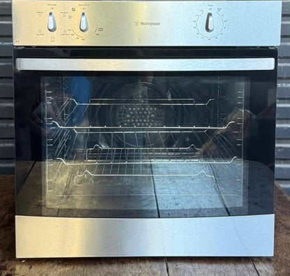 Quality Second Westinghouse WVE614SA 60cm Electric Built-In Oven - Tested & Cleaned!
