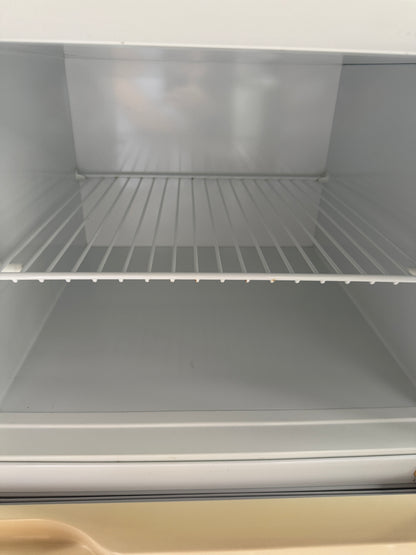 Kelvinator C220H-R Fridge/Freezer – Tested & Cleaned | Reno Spares