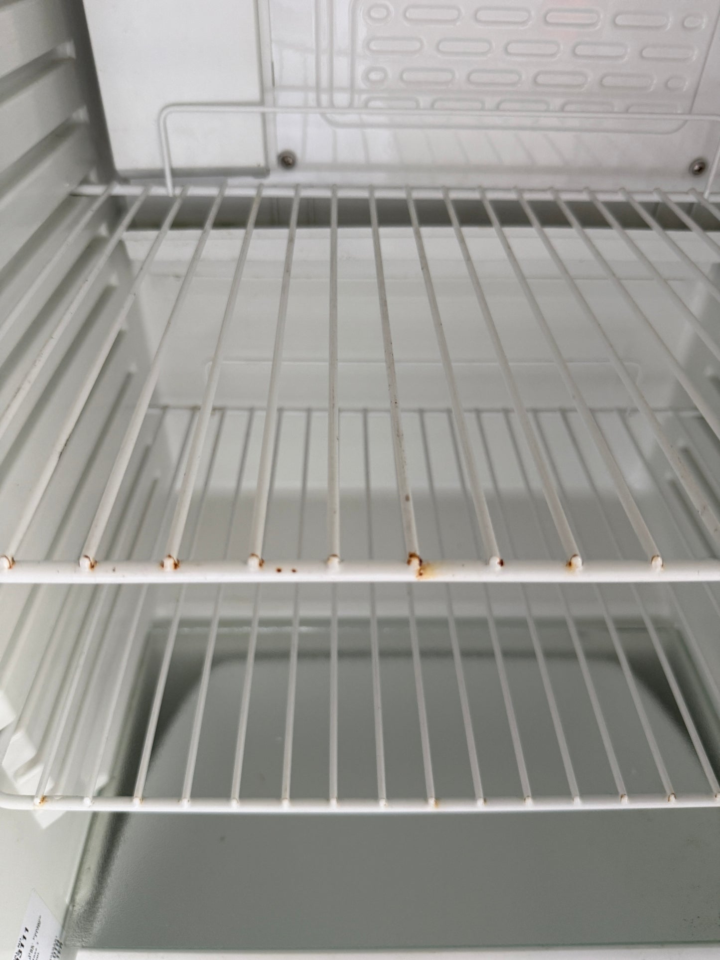 Kelvinator C220H-R Fridge/Freezer – Tested & Cleaned | Reno Spares