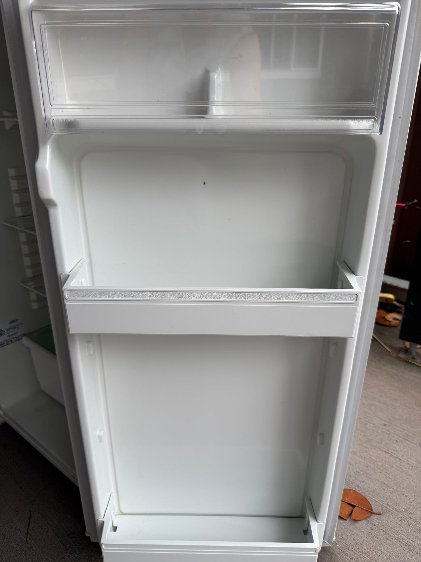 Kelvinator C220H-R Fridge/Freezer – Tested & Cleaned | Reno Spares