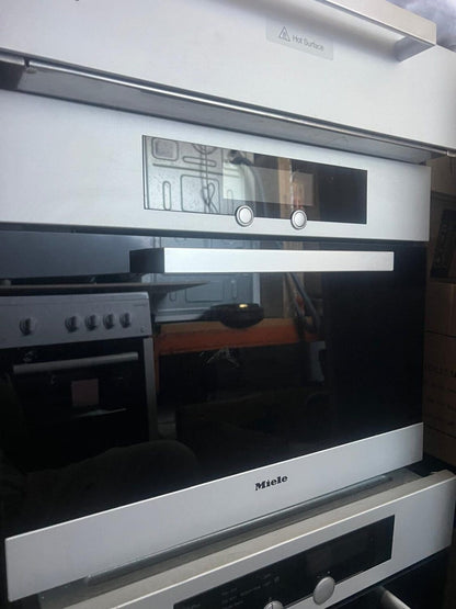 Near New Miele Steam Oven Dg4060