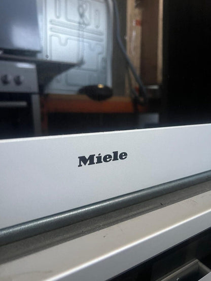 Near New Miele Steam Oven Dg4060