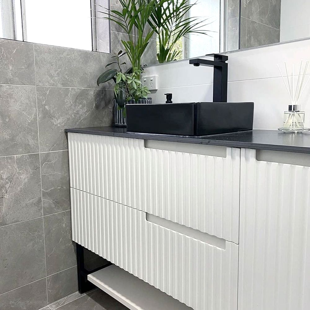 Otti Noosa 1200mm Satin White Wall Hung Vanity with Natural Carrara Marble Top and Undermount Basin