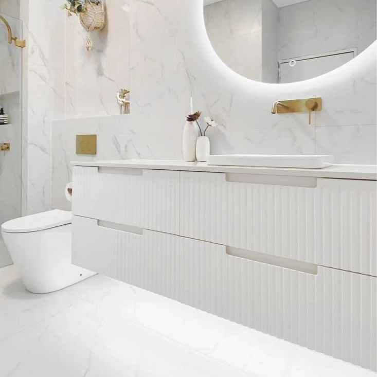 Otti Noosa 1500mm Satin White Wall Hung Vanity with Natural Carrara Marble Top and Double Bowl Undermount Basin