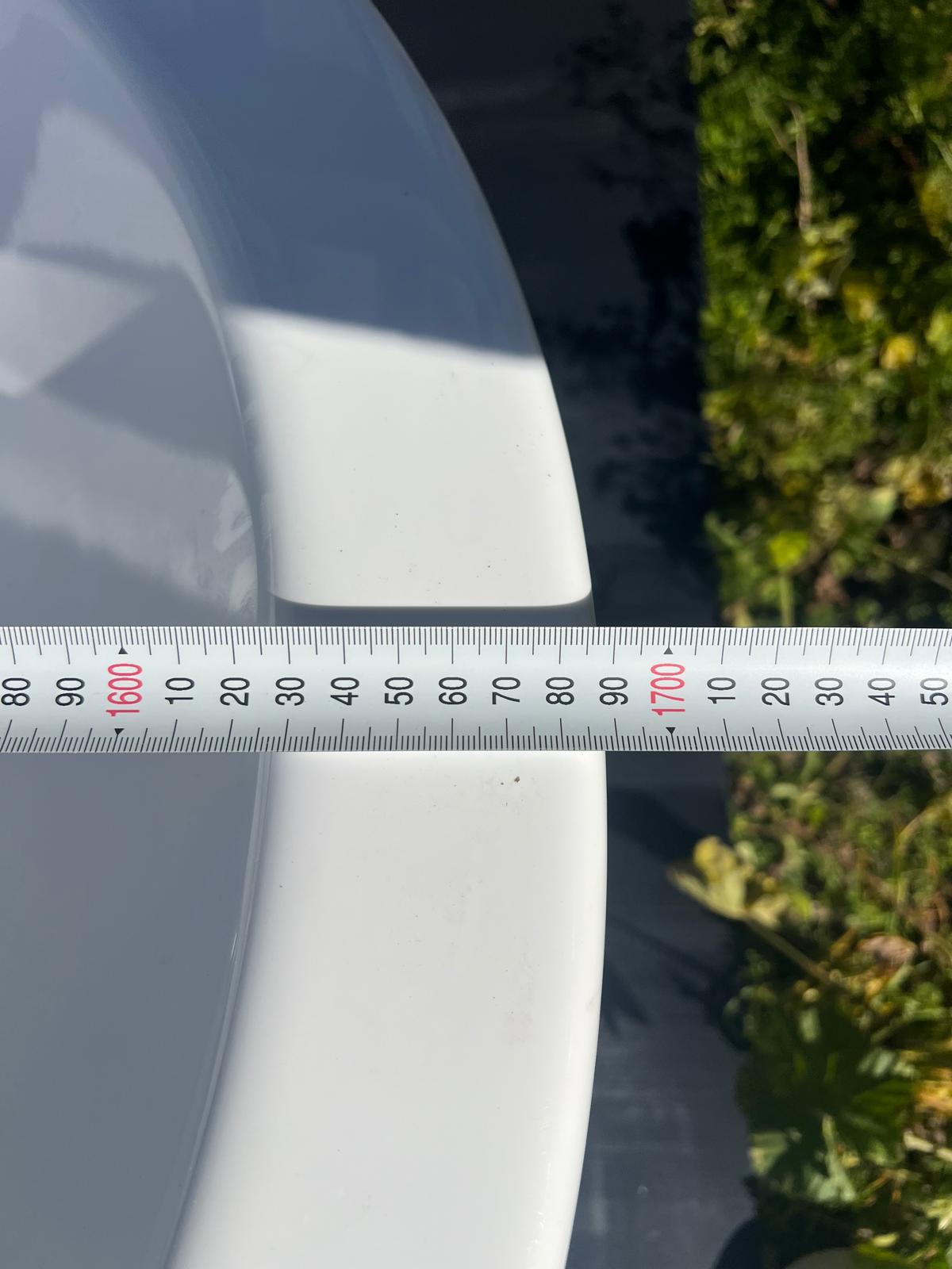 Acrylic Oval Built-In Bath