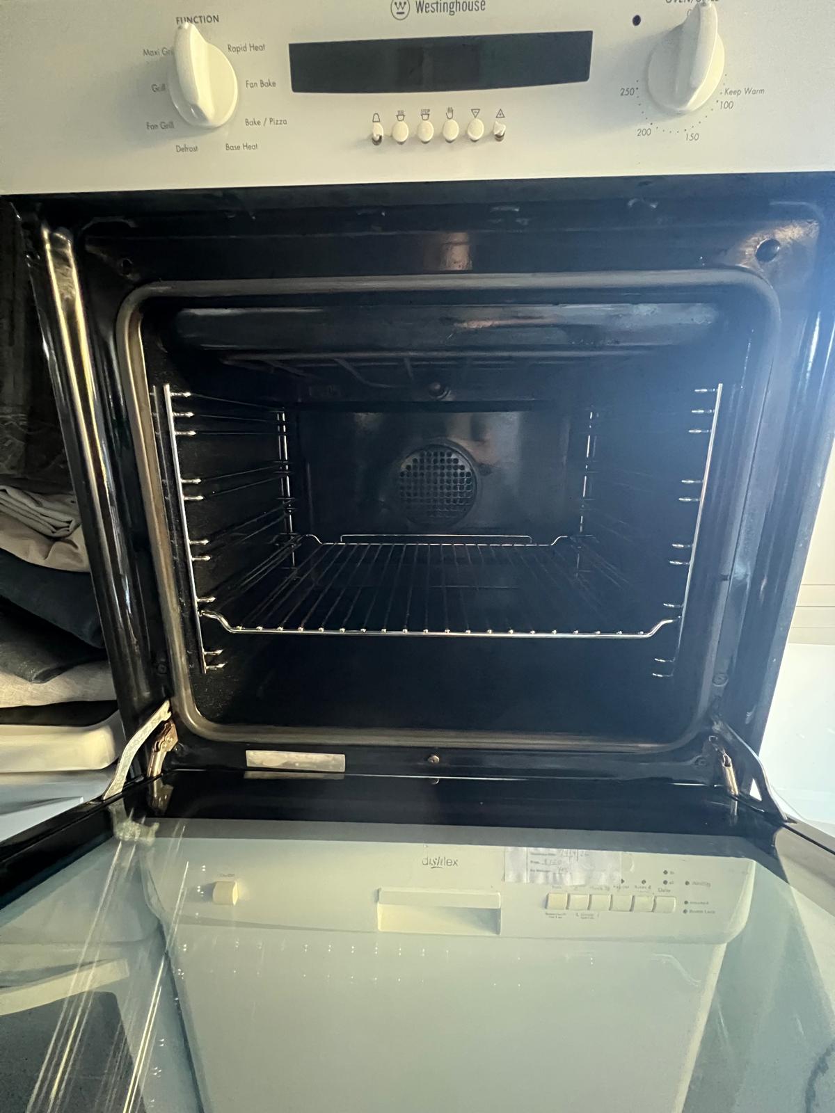 Westinhghouse POL668S 60cm Electric Wall Oven – Quality Used | Tested & Cleaned | Reno Spares