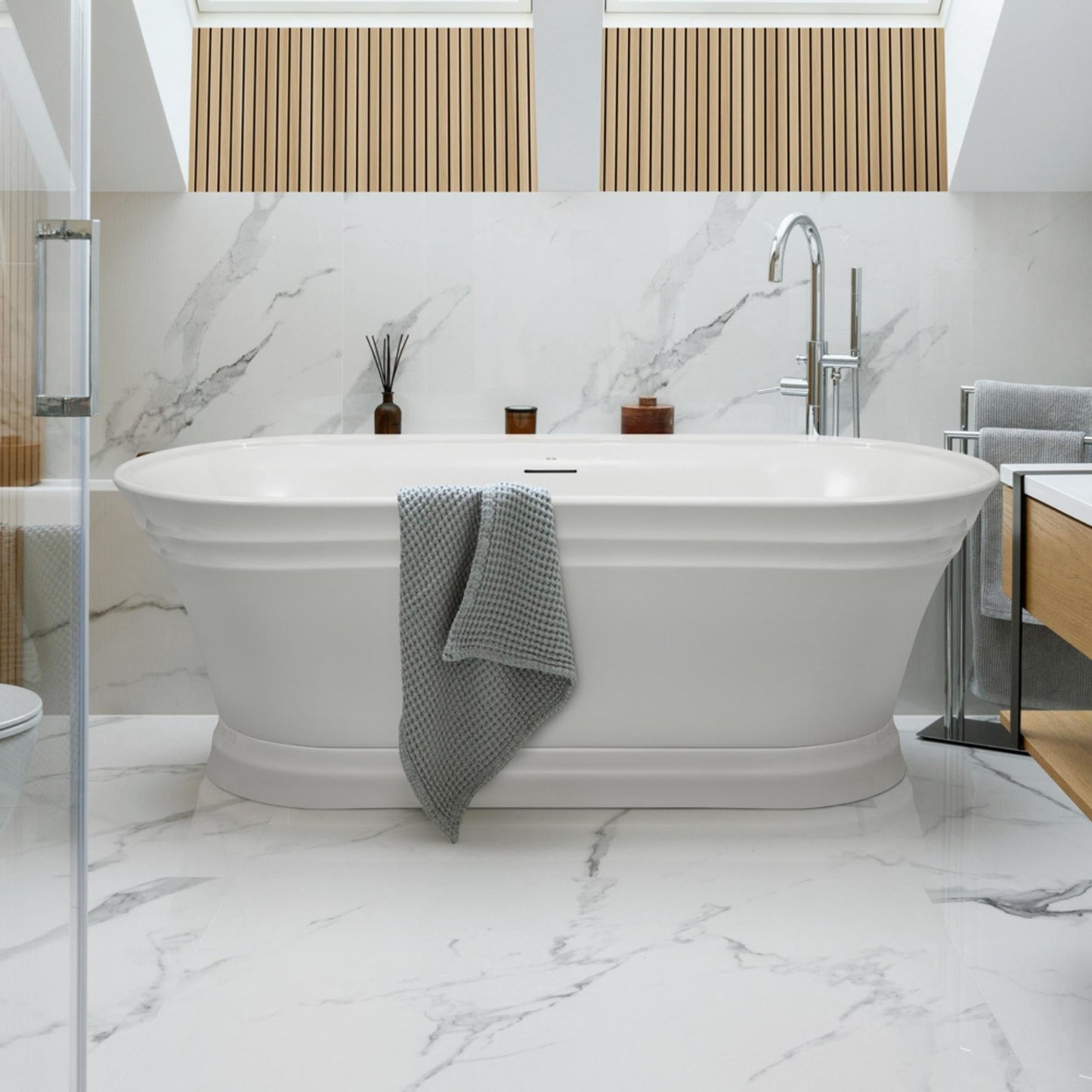 DECINA REGENT FREESTANDING BATH WITH INTEGRATED OVERFLOW  1700MM