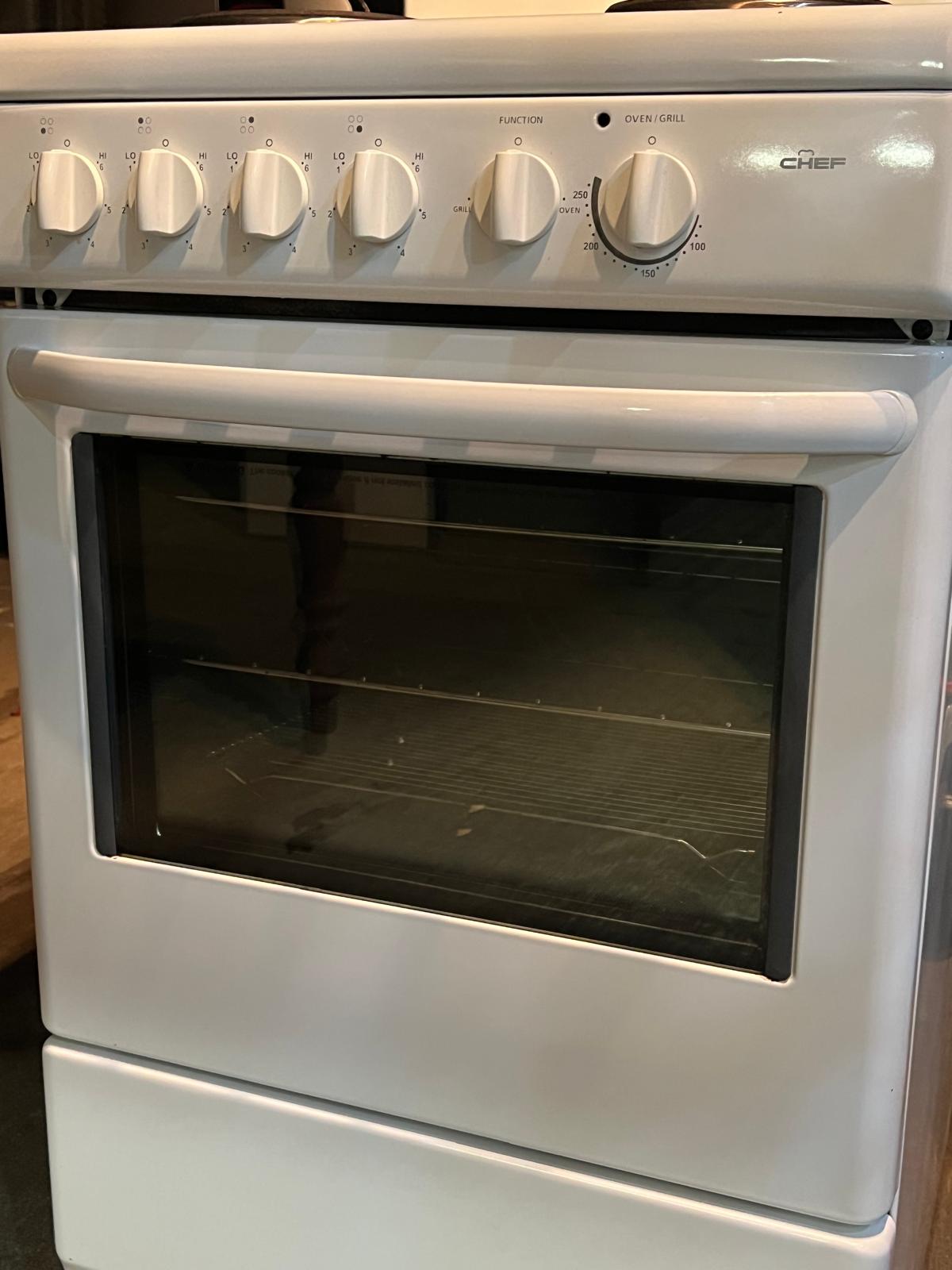 Freestanding Chef Electric Oven/Stove  EBC5231W