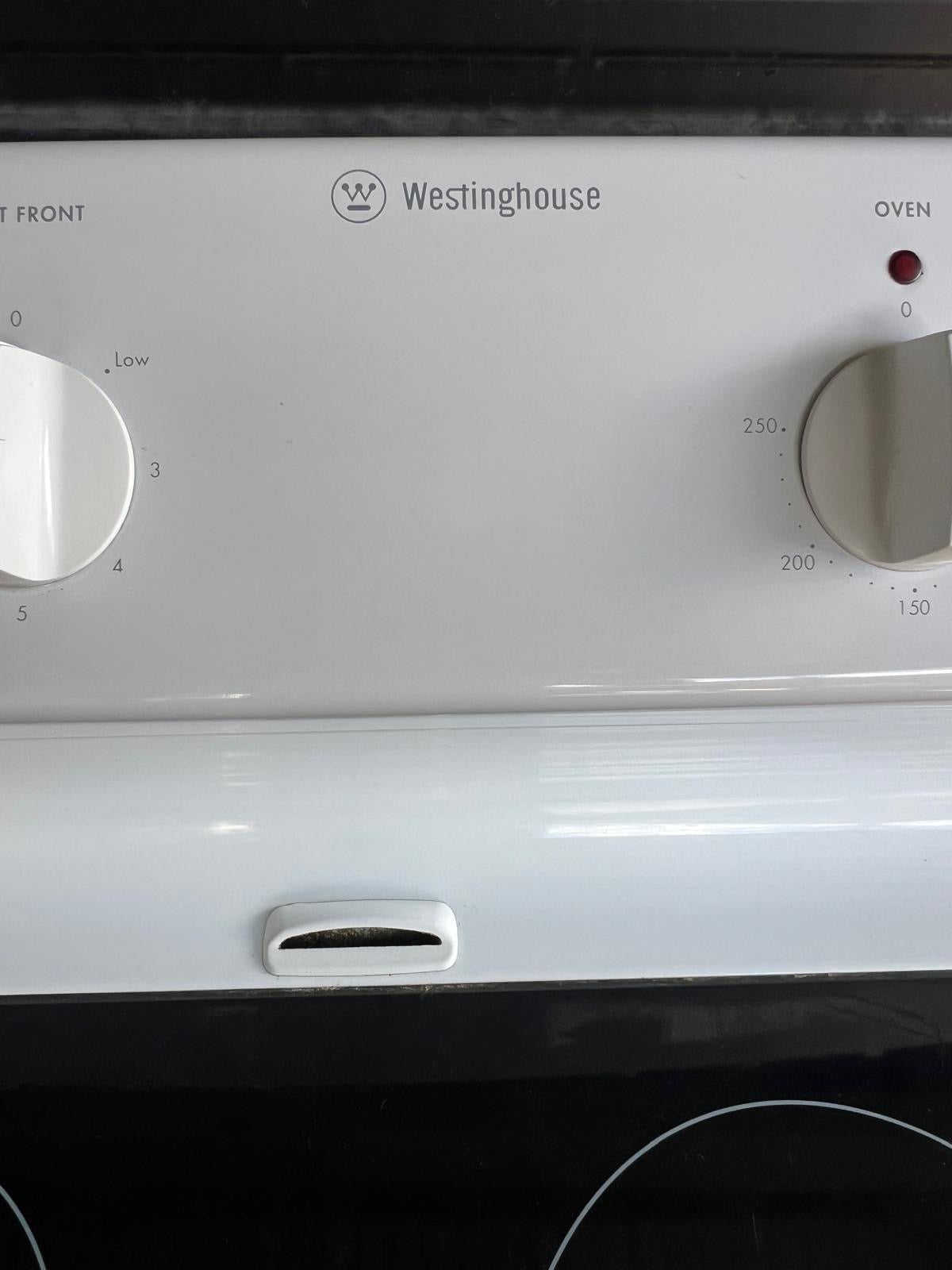 Westinghouse PAK806W 60cm Built-In Oven – Quality Used | Tested & Cleaned | Reno Spares