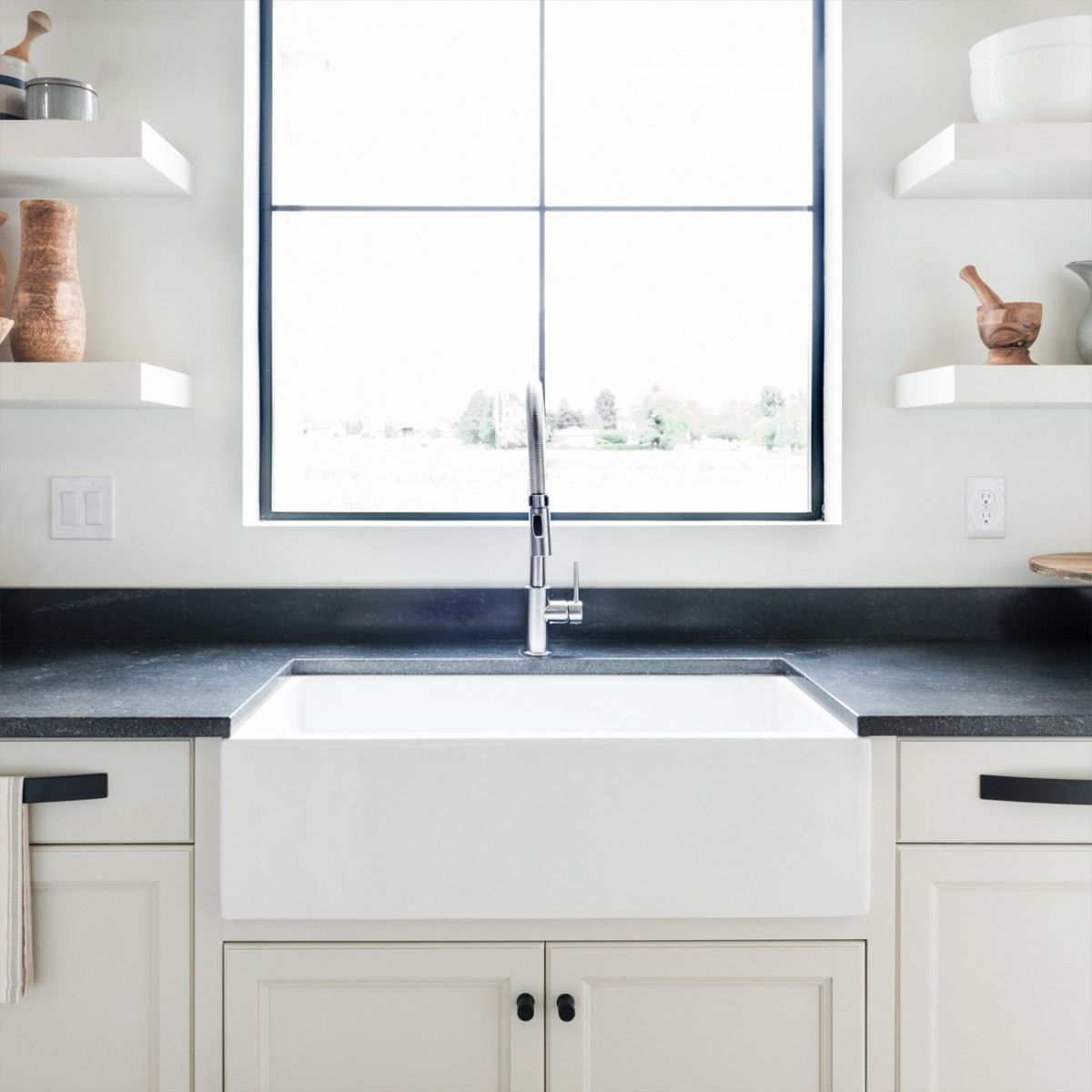 Patri 75 x 46 Fine Fireclay Single Bowl Farmhouse Butler Sink