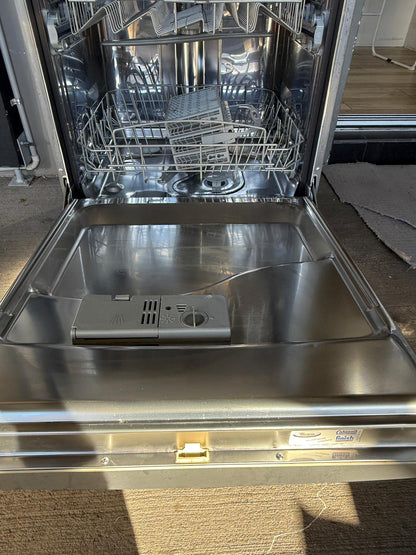 Whirlpool Dishwasher ADP6000IX