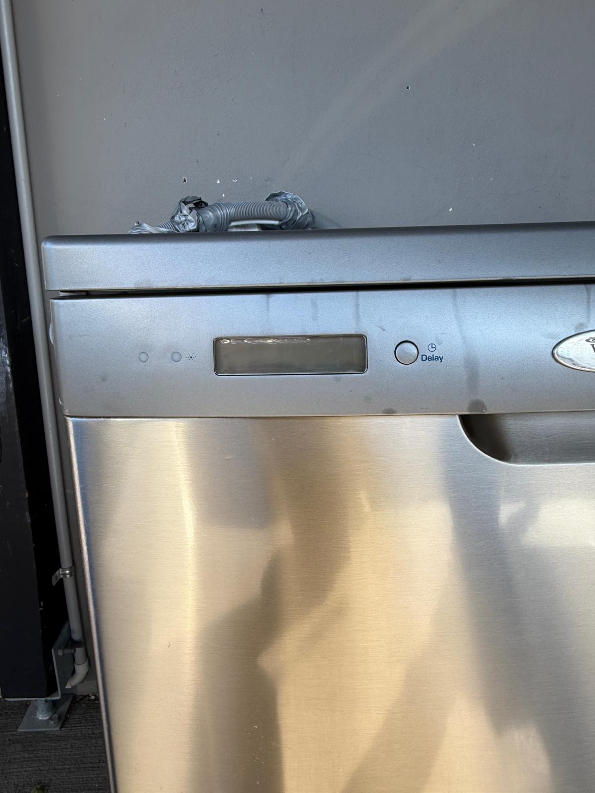 Whirlpool Dishwasher ADP6000IX