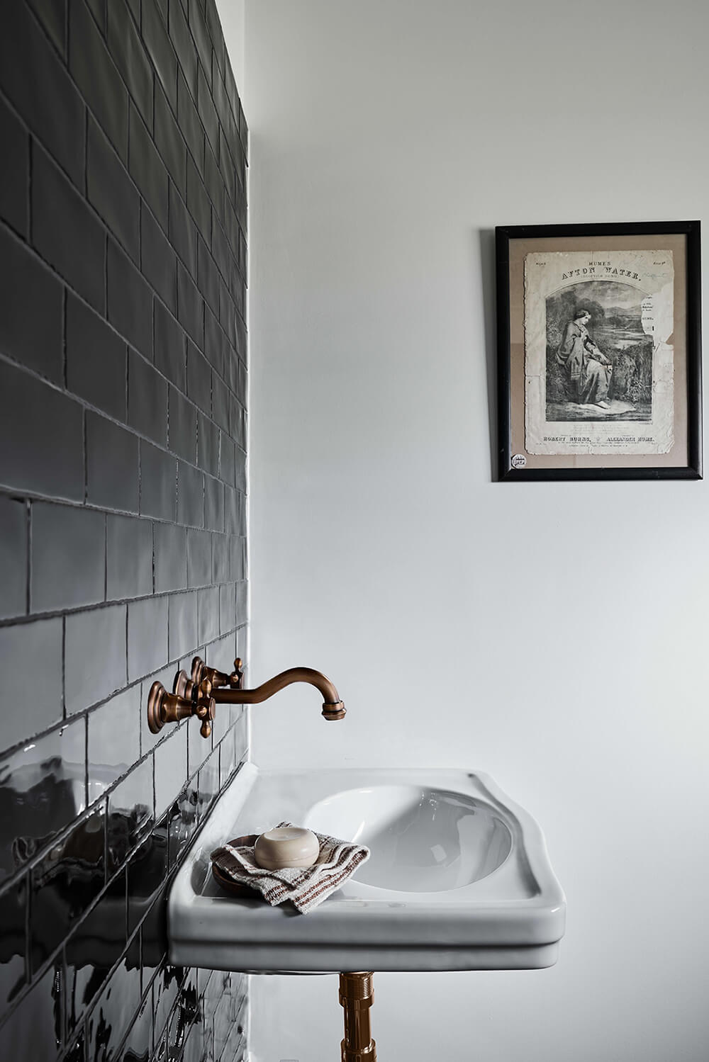 Claremont 58 x 45 Wall Hung Basin Without Taphole