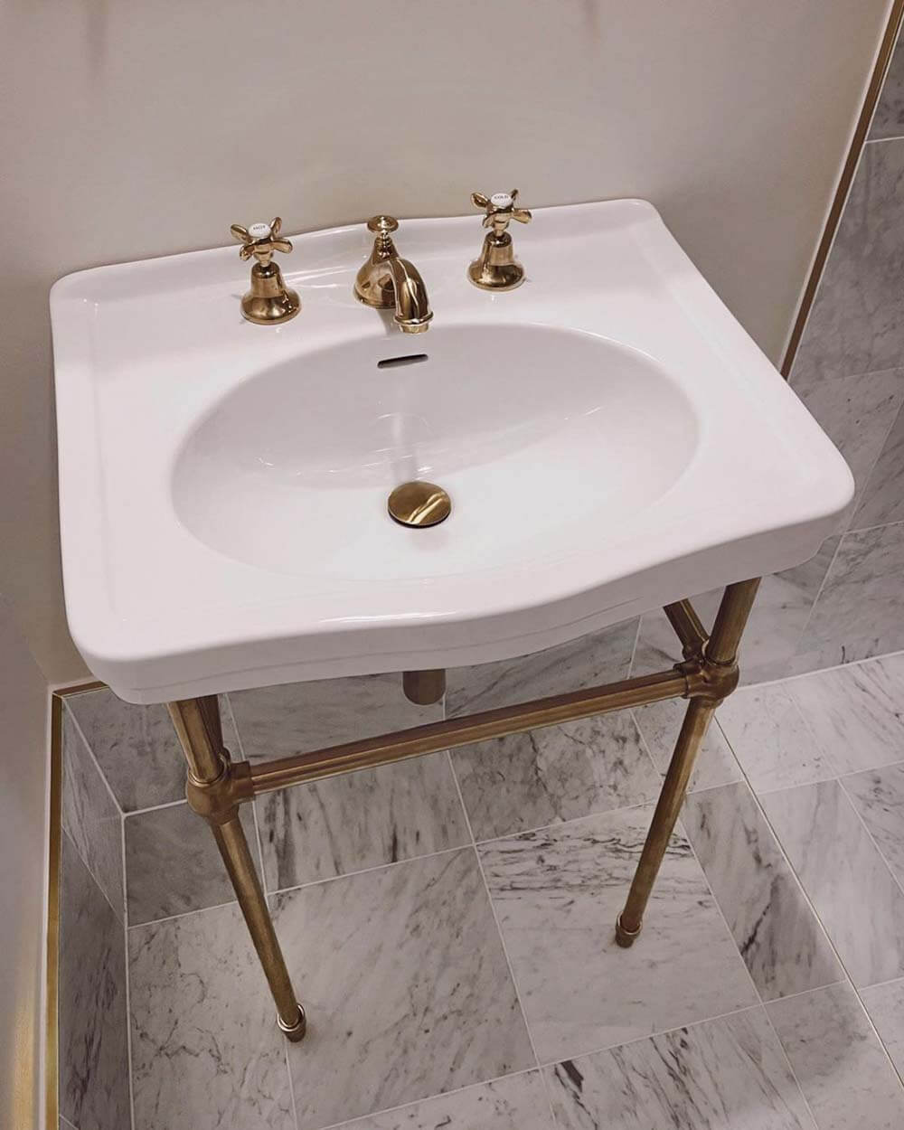 Claremont 58 x 45 Nuovo Basin Stand - Brushed Brass