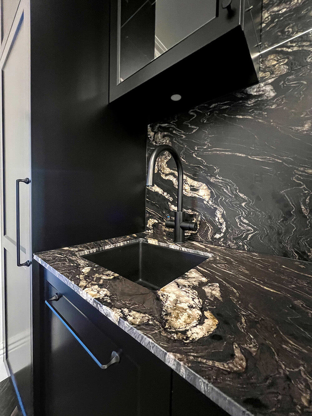 Cuisine 46 x 46 Inset / Undermount Fine Fireclay Matte Black Sink