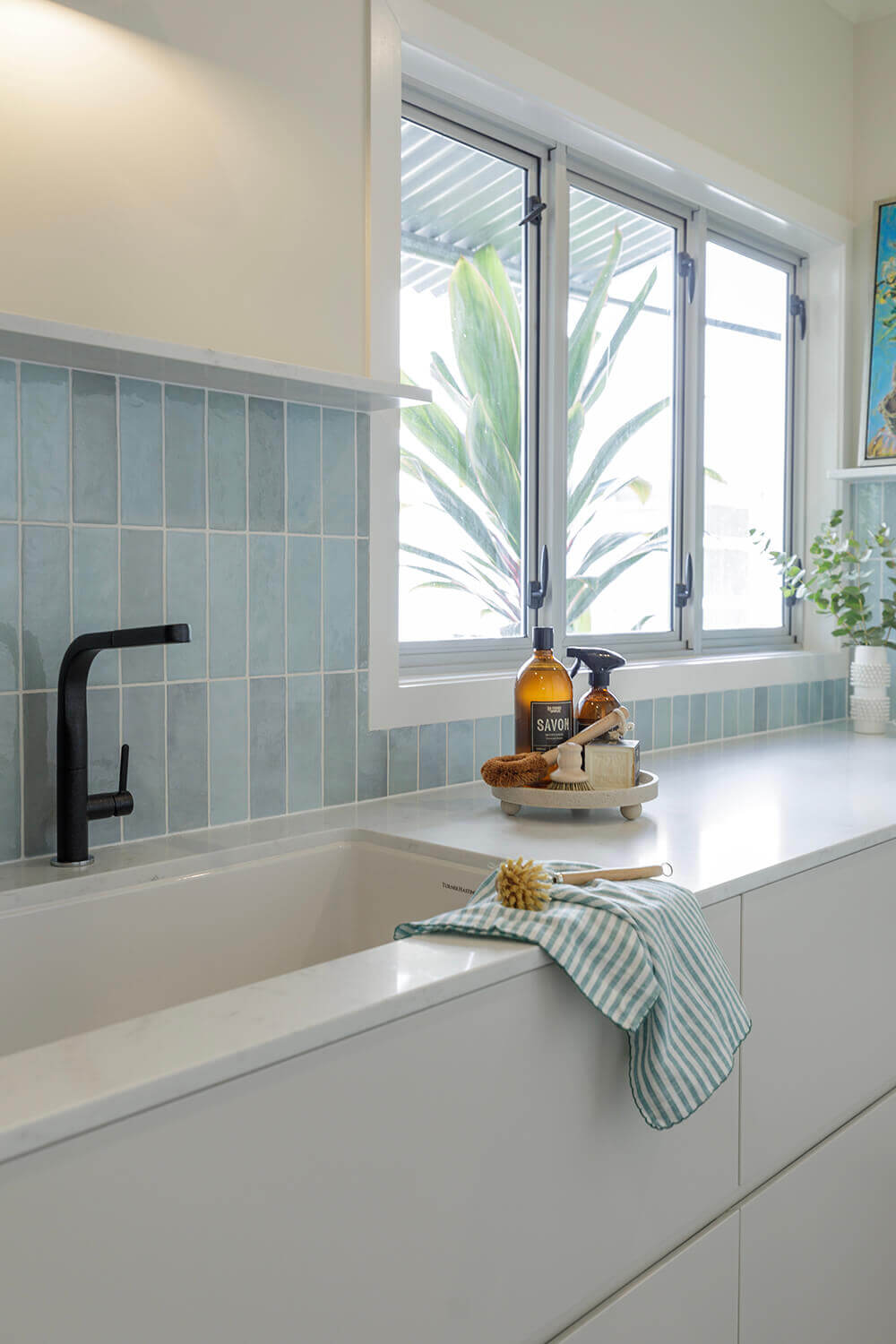 Cuisine 81 x 48 Inset / Undermount Fine Fireclay Gloss White Sink