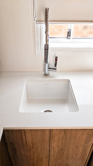 Cuisine 46 x 46 Inset / Undermount Fine Fireclay Gloss White Sink