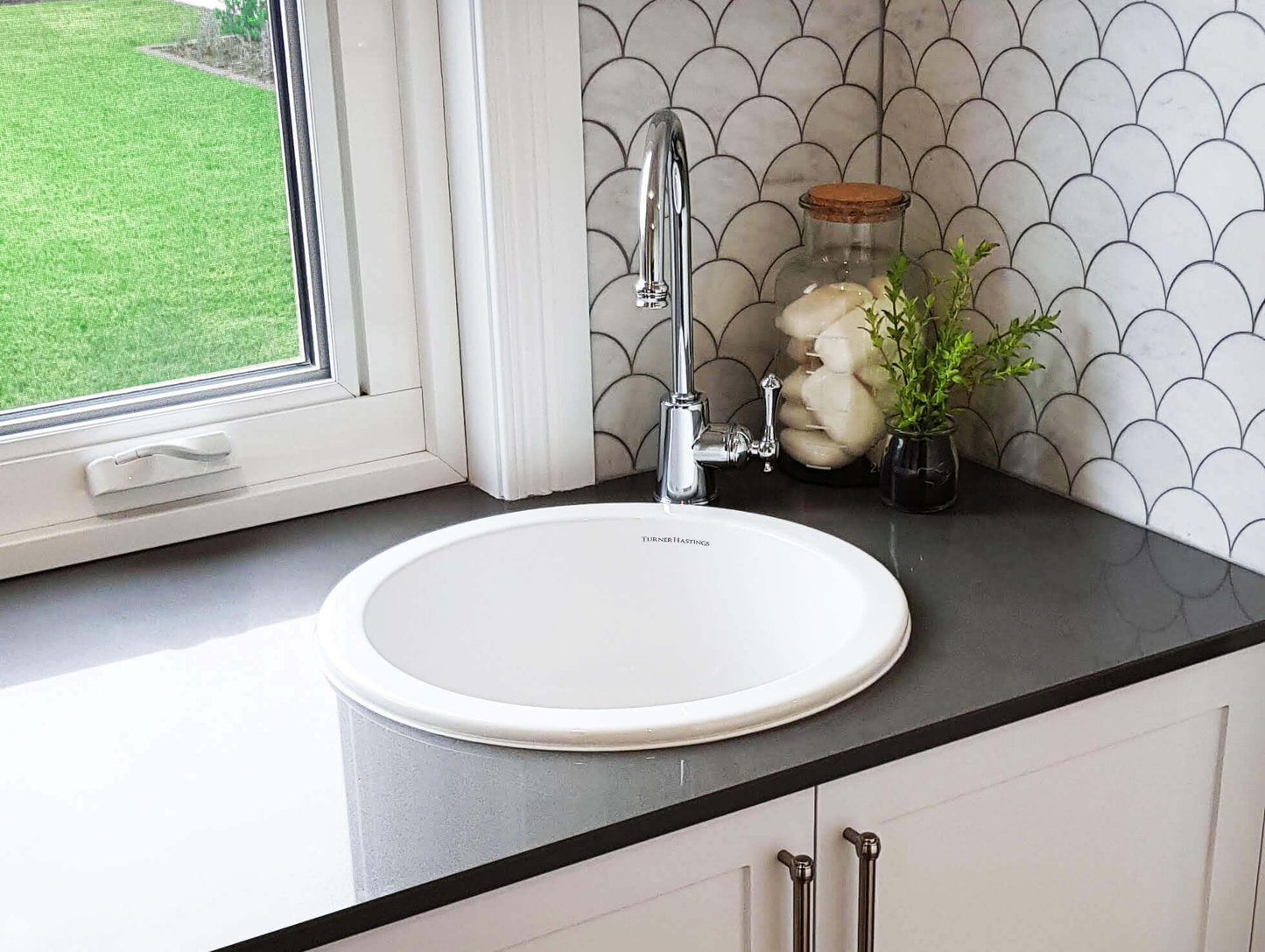 Cuisine Round 47 Inset / Undermount Fine Fireclay Gloss White Sink