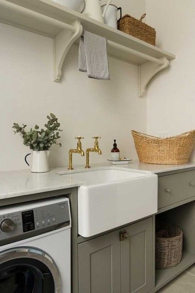 Belfast 60 x 46 Fine Fireclay Farmhouse Butler Sink with Internal Overflow
