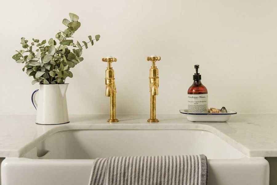 Belfast 60 x 46 Fine Fireclay Farmhouse Butler Sink with Internal Overflow