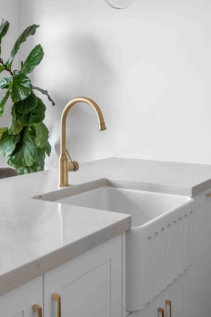 Novi 50 x 46 Fine Fireclay Gloss White Farmhouse Butler Sink