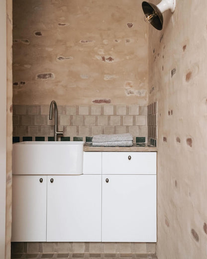 Novi 60 x 46 Fine Fireclay Gloss White Farmhouse Butler Sink