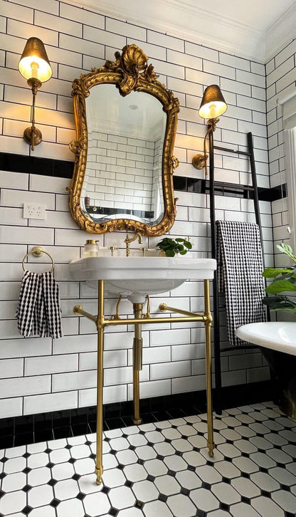 Claremont 68 x 51 Nuovo Basin Stand