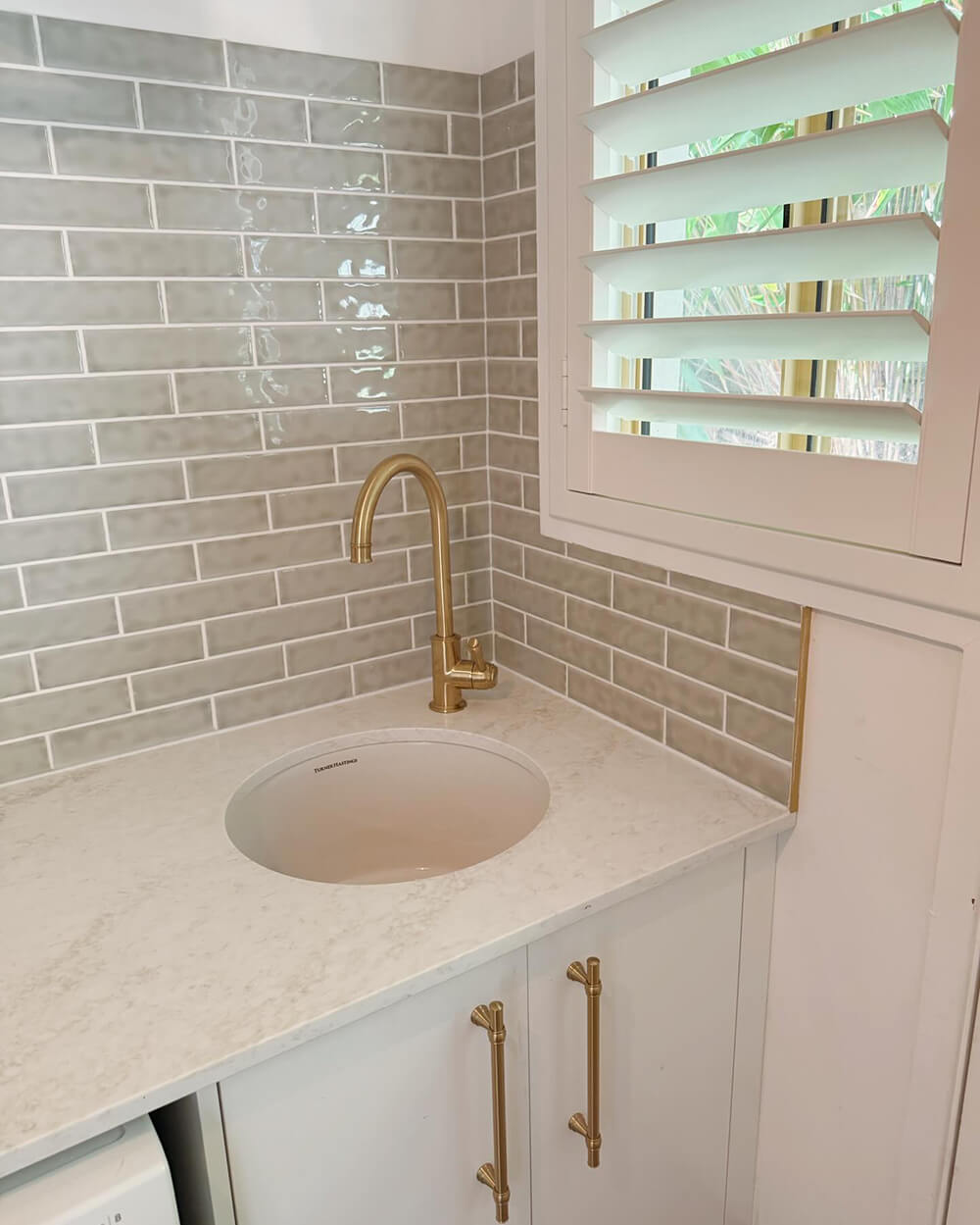 Cuisine Round 47 Inset / Undermount Fine Fireclay Gloss White Sink