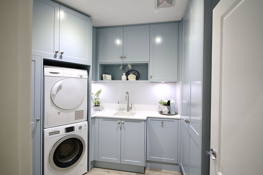 Cuisine 46 x 46 Inset / Undermount Fine Fireclay Gloss White Sink